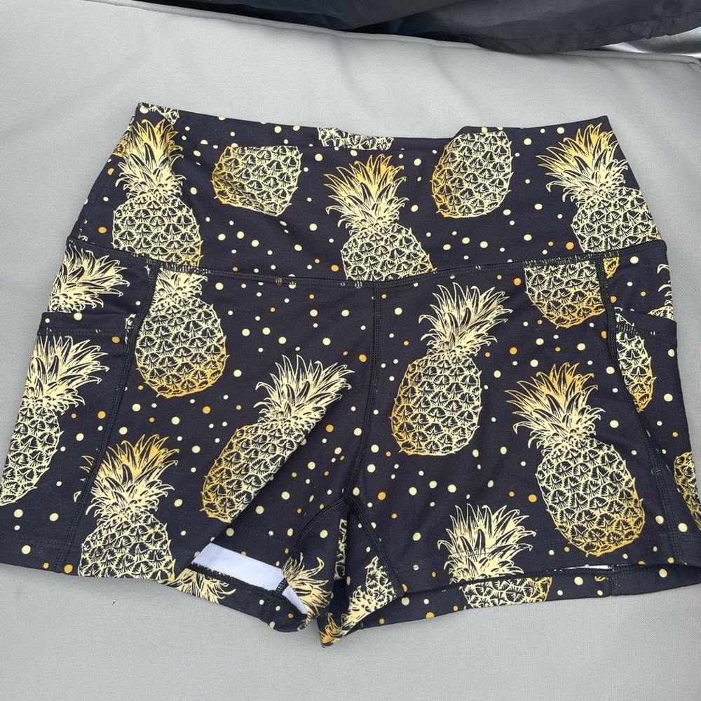 CVG Fine Apple Shorts (medium) 2.5”